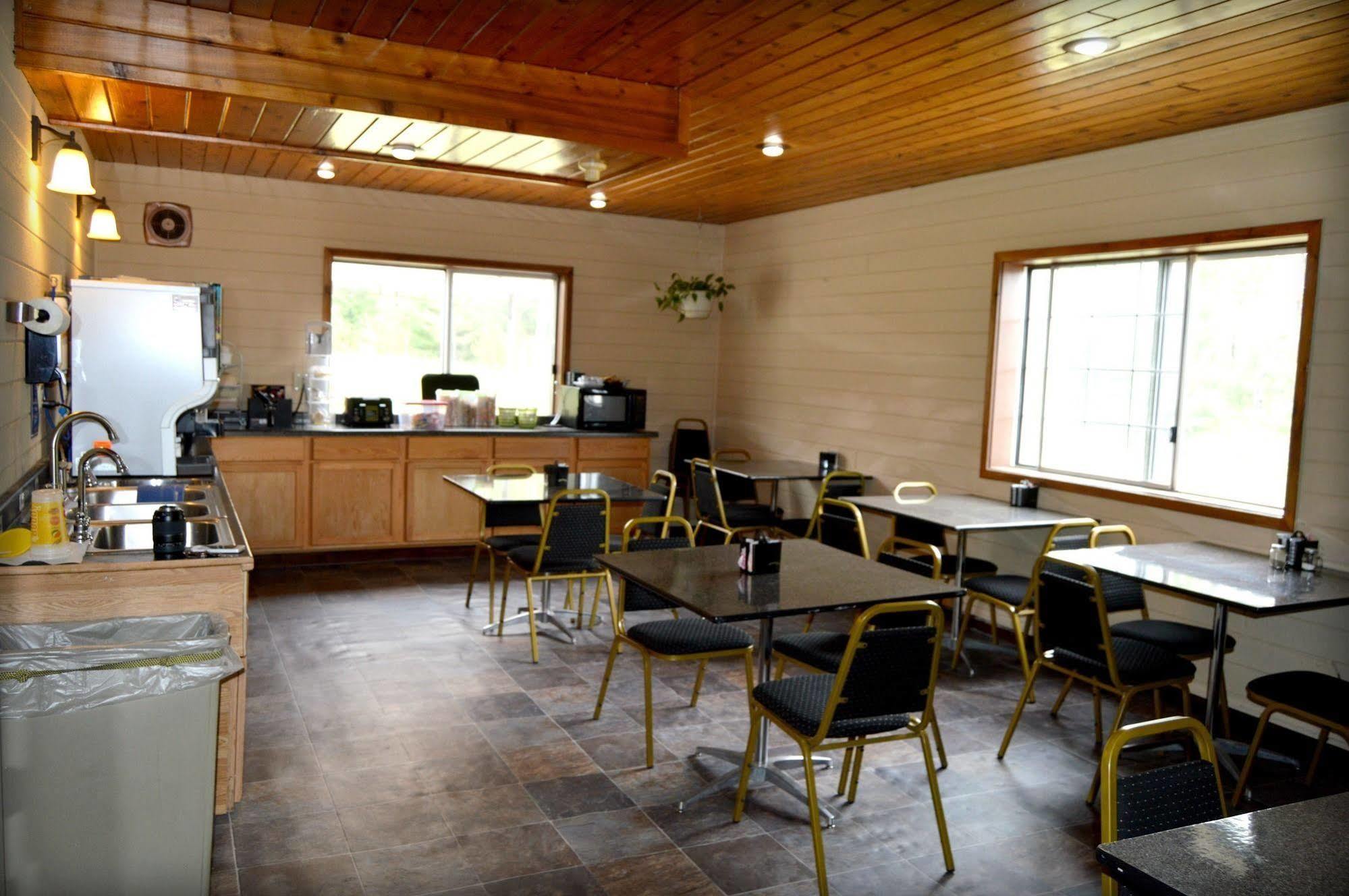 Adams Inn And Suites Dış mekan fotoğraf
