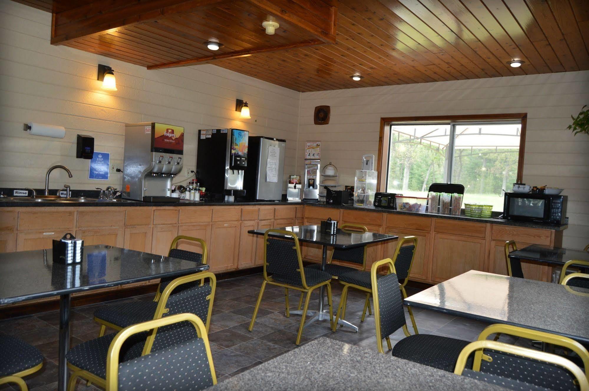 Adams Inn And Suites Dış mekan fotoğraf