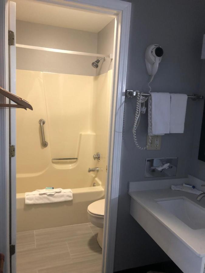 Adams Inn And Suites Dış mekan fotoğraf