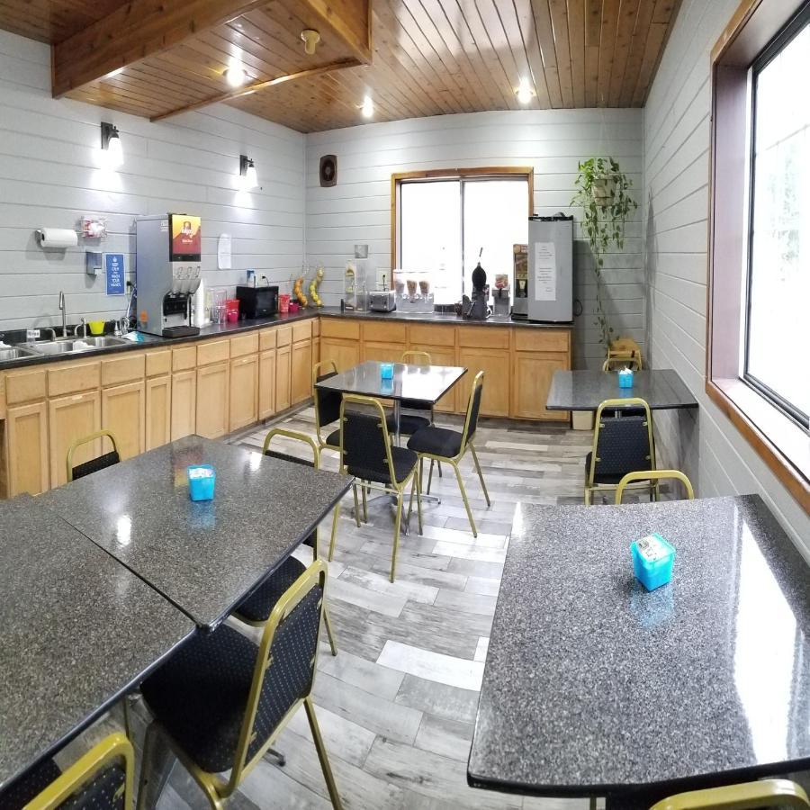 Adams Inn And Suites Dış mekan fotoğraf